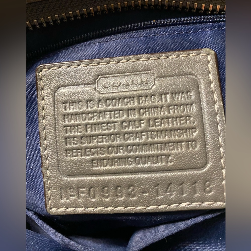 Coach Tribeca Madison - 14118. Gray Patent Leather. Size: OS - Picture 9 of 11